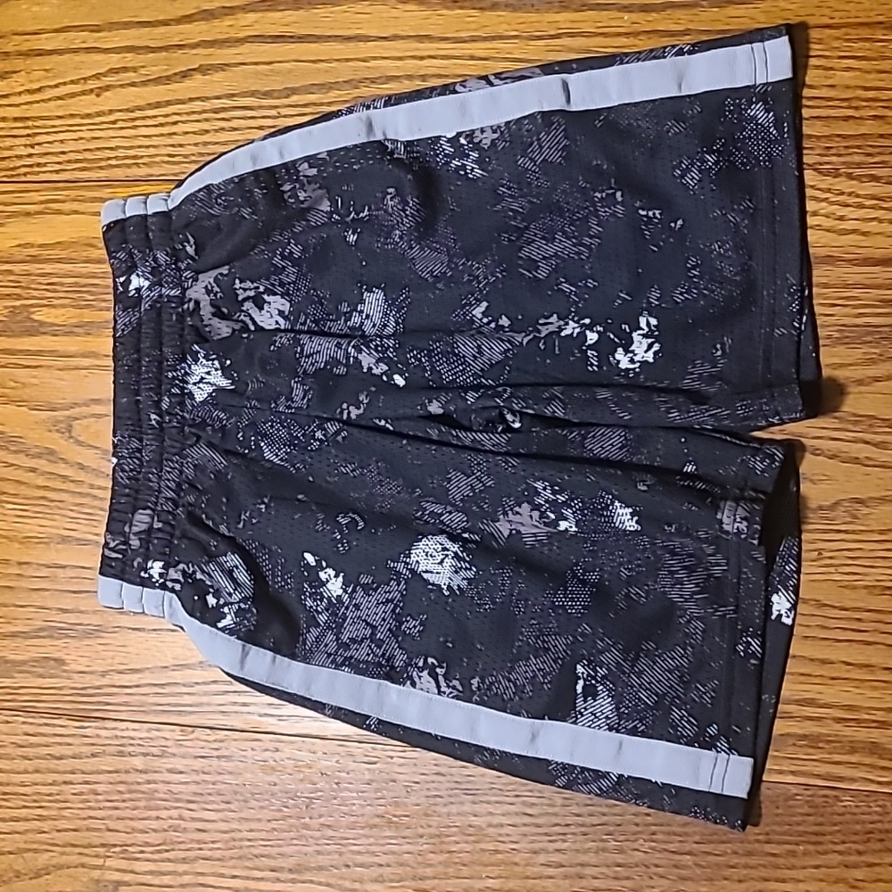 Champion Black and Gray Camouflage Athletic Set - Boy's XS - Picture 9 of 13